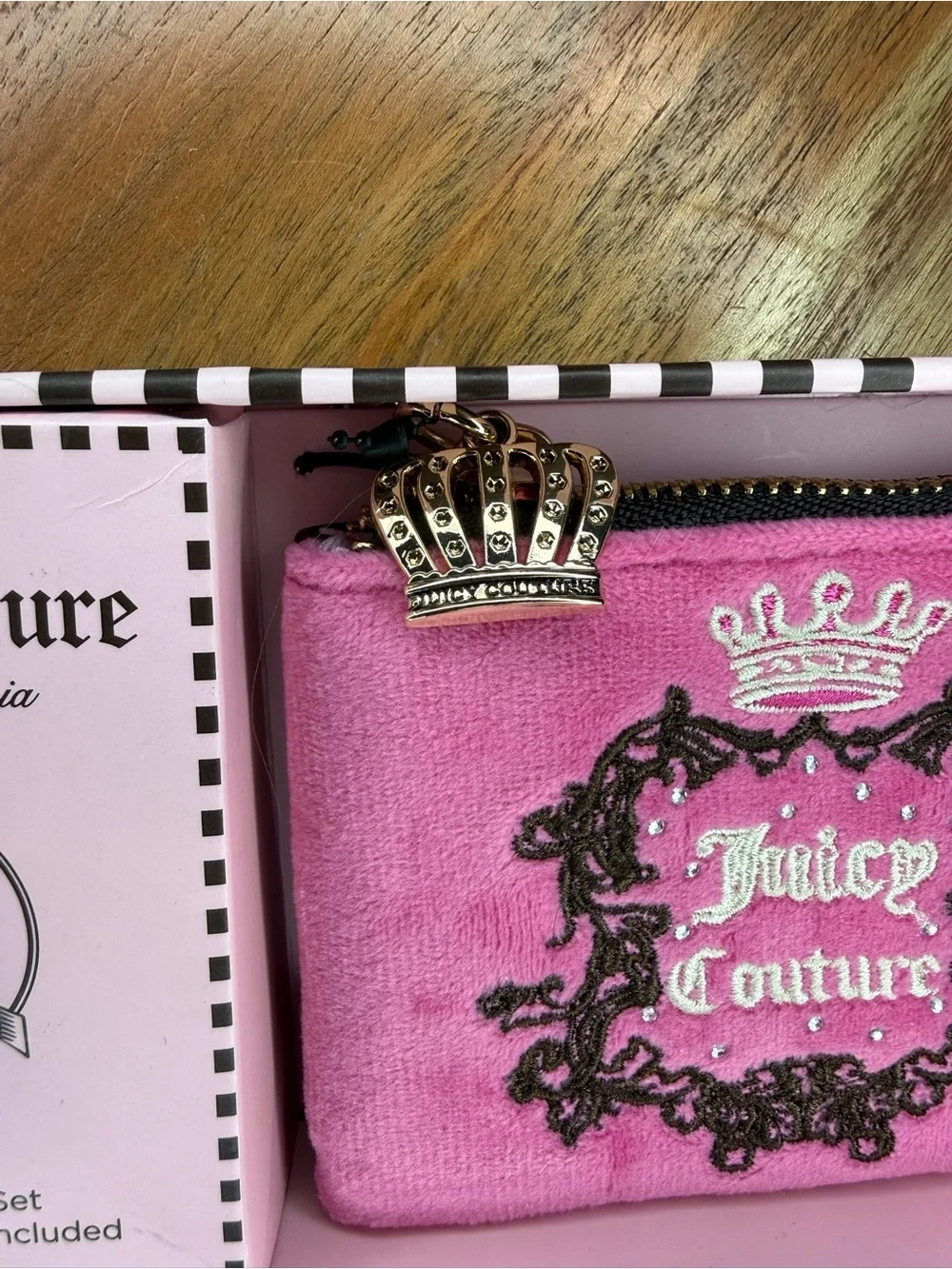 Juicy Couture Limited Edition Heritage Set Pink Velour Wristlet Coin Purse NWT